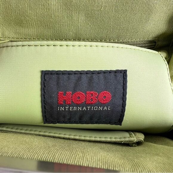 HOBO INTERNATIONAL PinkāLeather Hang Bag Single Handle Top StructuredāDesign. - Picture 8 of 9